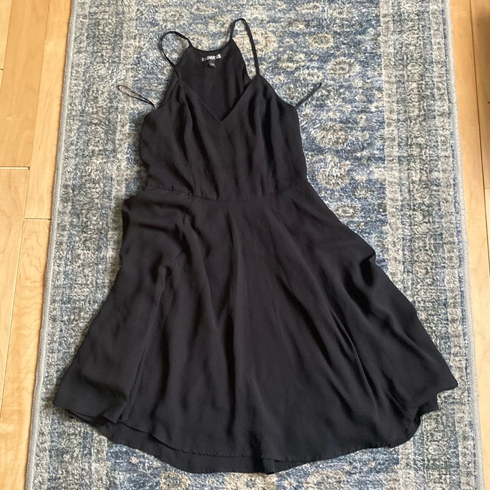 Elegant dress for any young woman!